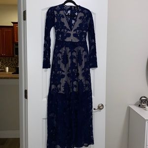 Vici Lace Maxi Dress - like new!